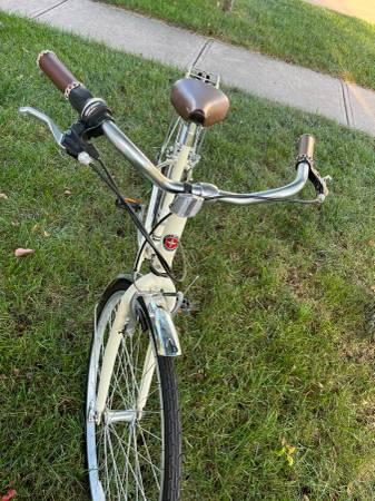 Schwinn Women’s Gateway 16.5″ Hybrid Bike