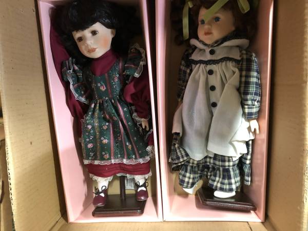 (59) NIB Porcelain Dolls