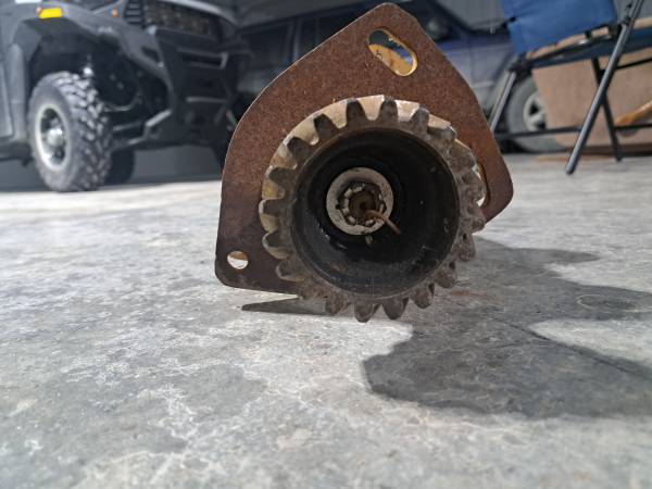 Caterpillar gear driven alternator