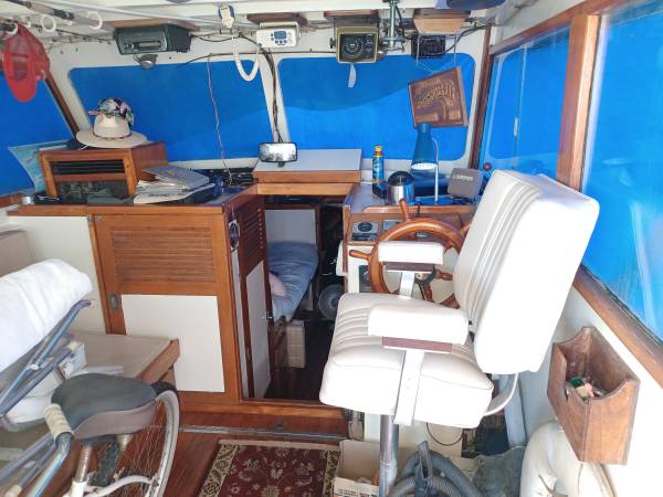 1975 Roughwater Sedan 35’9″