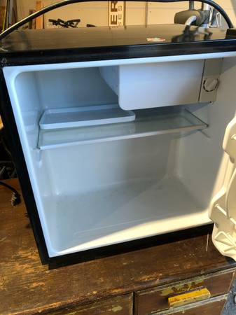 Frigidaire mini fridge 1.6cu.ft.