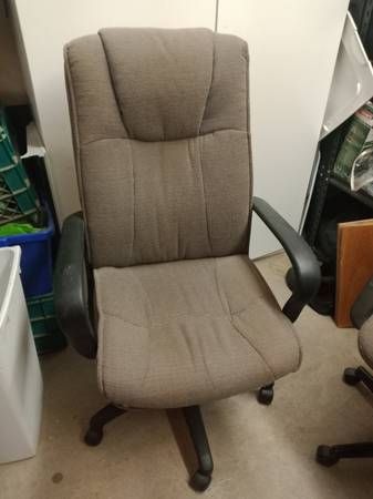 Free office chairs (1 or 2)