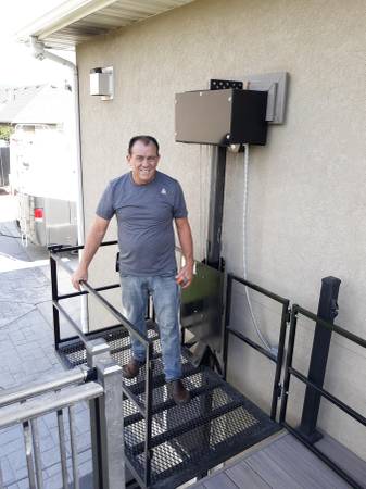 New Wheelchair Platform Lift/Elevator