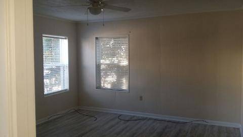 ********* 1 Bedroom Apt within walking distance of ocean**************