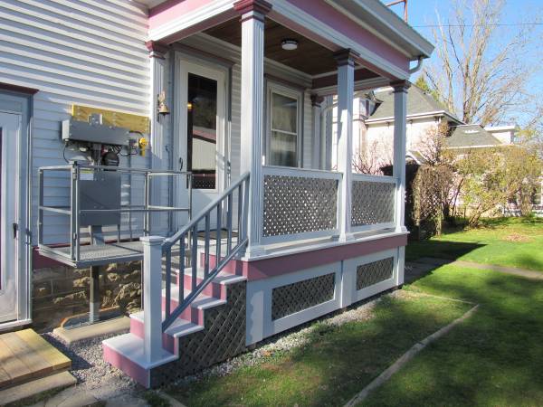 New Wheelchair Platform Lift/Elevator