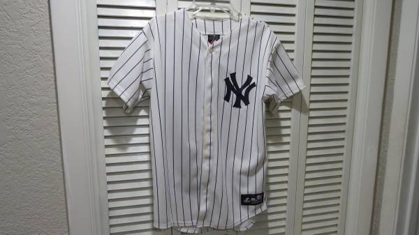 Majestic – Youth Size Large – New York Yankees Jersey – Sabathia #52