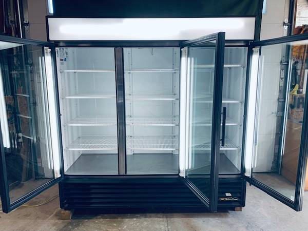 3-Door, Reach-In, Glass Door Display Cooler