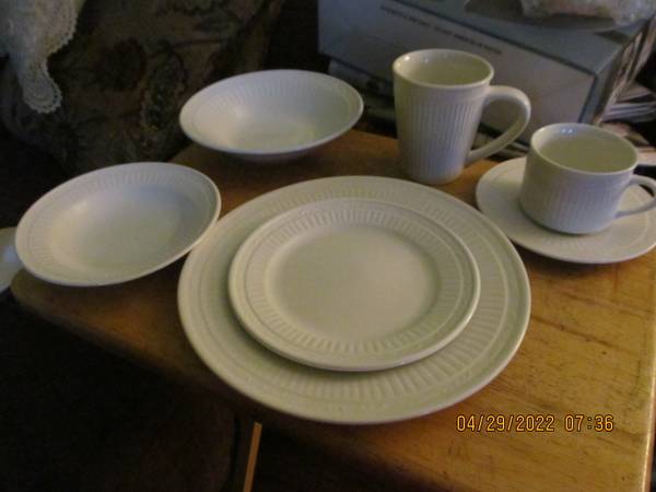 White dish set with extras like new