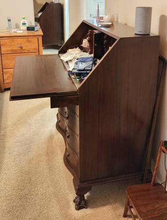 WINDSOR DESK: Secretary Desk Claw-in-Ball Mahogany Drop Front