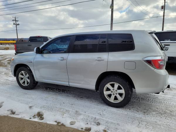 HALF-PRICE–2008 TOYOTA HIGHLANDER HYBRID-4X4–EXCELLENT–WARRANTY INC