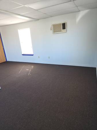 Spacious, Newly Carpeted Office – Del Rio, TX