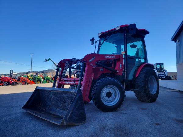 2016 Mahindra 2538 4WD HST Cab