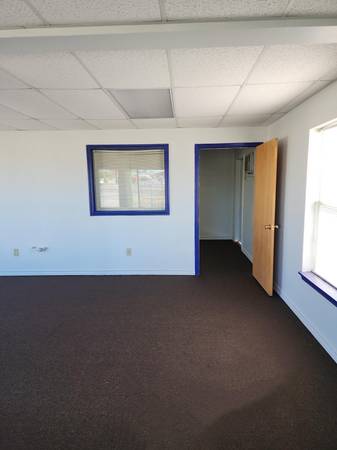 Spacious, Newly Carpeted Office – Del Rio, TX