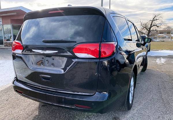 2017 Chrysler Pacifica LX FWD-2Owner-Like New-85K Miles-Fully Serviced