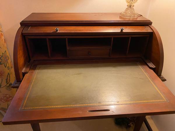 Hekman Rolltop desk with antique chair