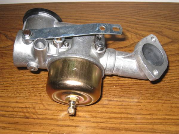 NEW BRIGGS & STRATTON CARBURETOR