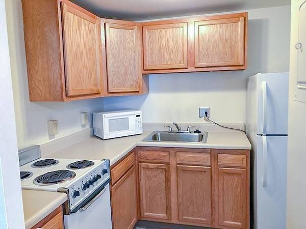 Wonderful comfort and style! Senior living at its best! 1 Bed 1 Bath