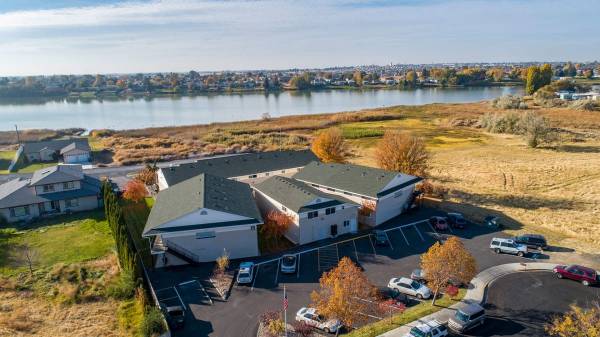 Laundry Facilities, Faux Wood Flooring, 24-Hour Service Line