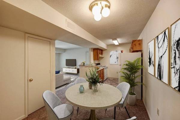 LIMITED TIME ONLY! NO APP FEE!! 2 bed/1.5 bath washer/dryer in unit