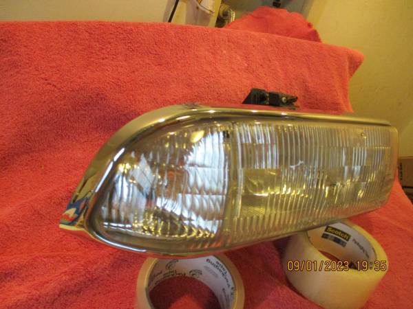 1998-2004 chevrolet s10 blazer pick up passenger headlight