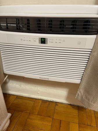 Frigidaire 22,000 BTU Window-Mounted Room Air Conditioner