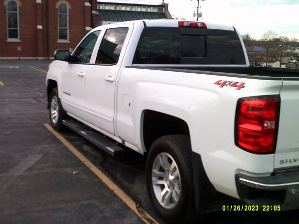 2018 CHEVY SILVERADO 1500 4WD CREW CAB -26K MILES-ALL STAR-LIKE NEW-