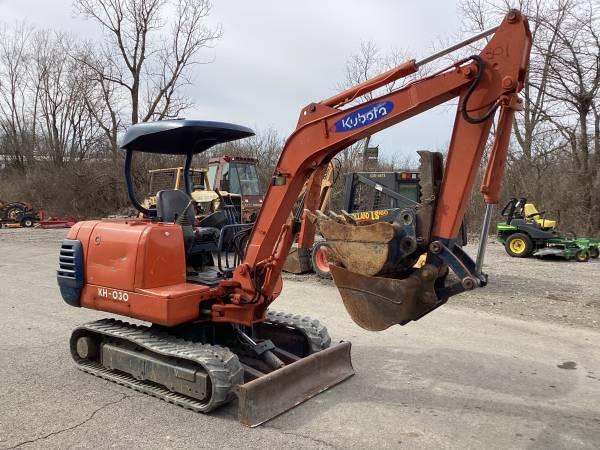 Kubota KH-O30 mini excavator thumb buckets