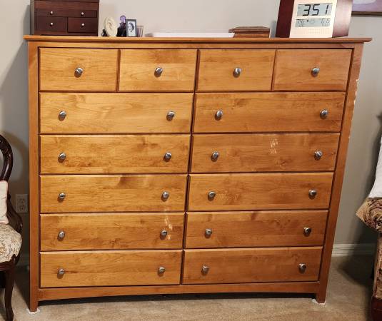 King Bedroom Set, Headboard, Double Dresser and 2 Nightstands