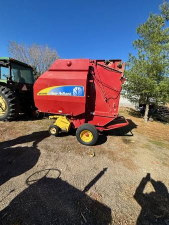 NEW HOLLAND 2013 BR7090 ROUND BALER