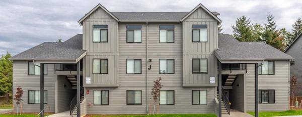 All wood floors, 24-hour fitness center, Energy efficient appliances