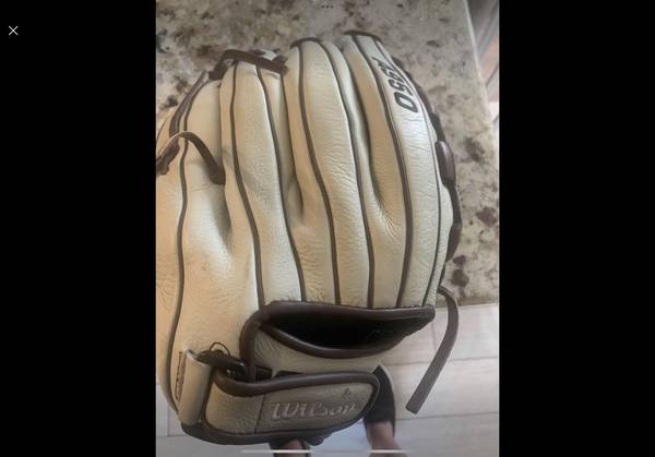 Wilson A950 Softball glove