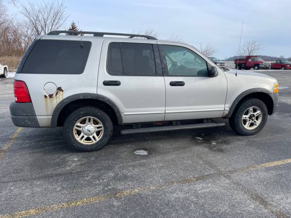 03 Ford Explorer XLS 4×4 V6 222k miles