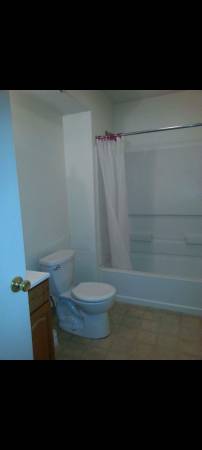 2nd floor 2bedroom for rent. $600.