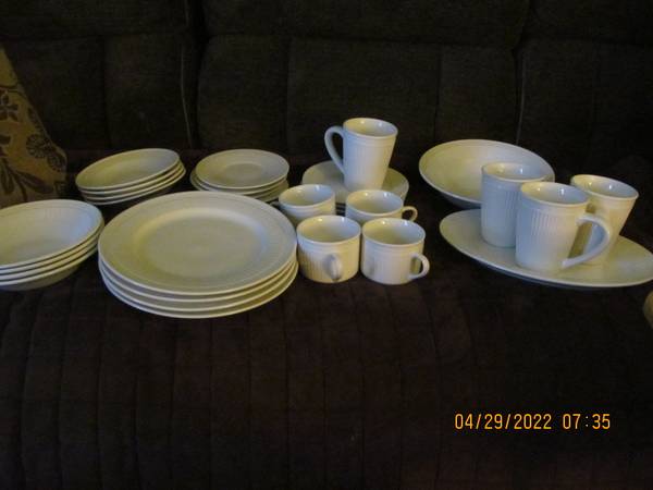 White dish set with extras like new