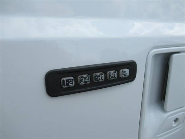 2011 FORD F350 SUPER DUTY LARIAT, White APPLY ONLINE-> BROOKBANKAUTO.C