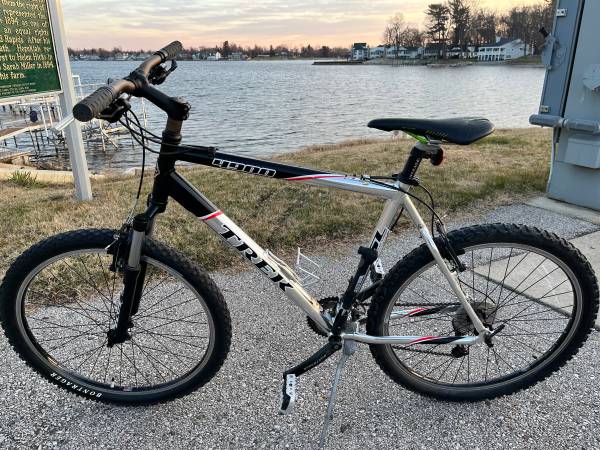 Trek 4900 Alpha mountain Bike