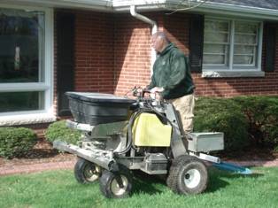 Lawn Care Technician – Lakeland Lawn Care