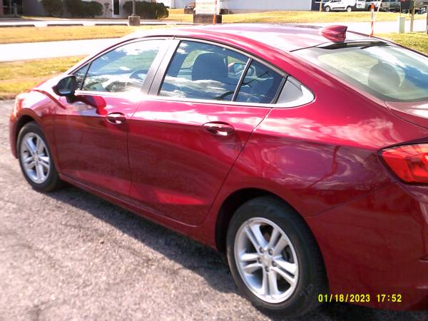 2018 CHEVY CRUZE LT–1 OWNER–18K MILES-40MPG-HTD SEATS-REMOTE