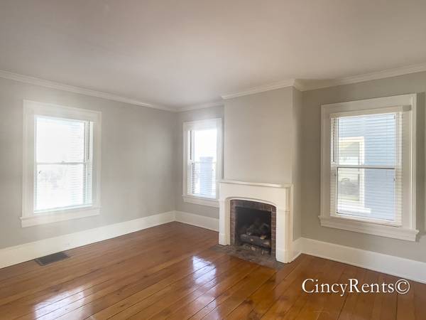 Large 3 Bed 2 1/2 Bath House in Hyde Park | Short Term Lease