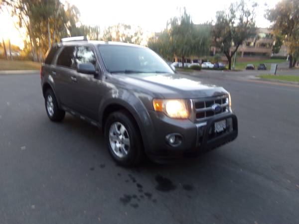 2011 FORD ESCAPE LMT SPORT———DEALER SPECIAL——-GREAT RUNNER