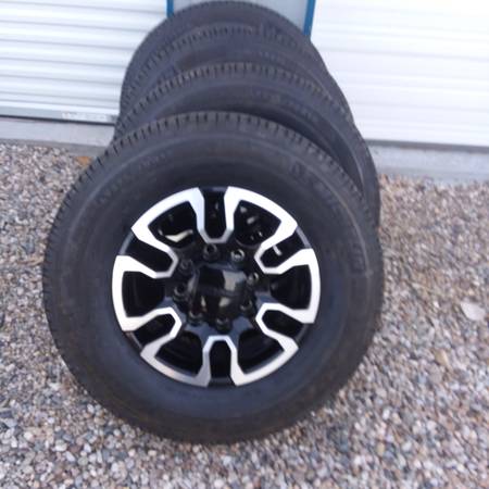 GMC Chevrolet 18 Inch 8 Lug Wheels And Tires