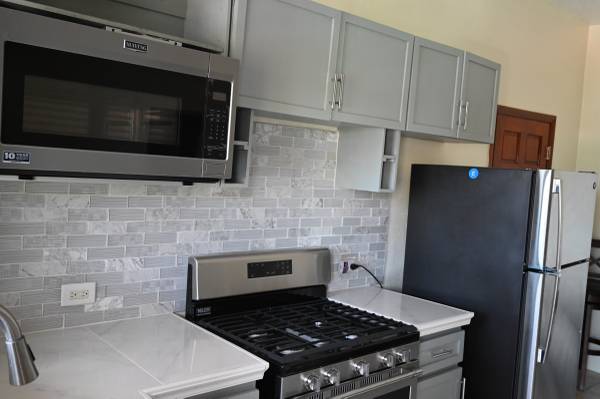 Furnished 1 bedroom/1 bathroom Apartment East of Town