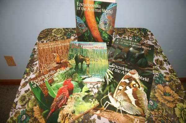 Animal World Encyclopedia Lot of 6