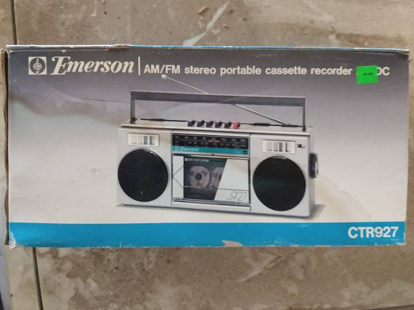 Vintage AM/FM/Cassette Player