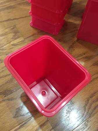 SMALL VERY STURDY STORAGE CONTAINERS