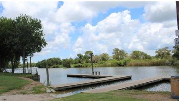 1/2 + Acres Near Matagorda Bay, Utilities, Build- Long or Short Term