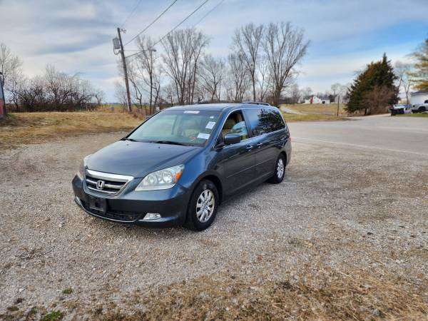 2006 Honda Odyssey mini van with tv