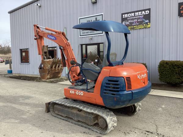 Kubota KH-O30 mini excavator thumb buckets