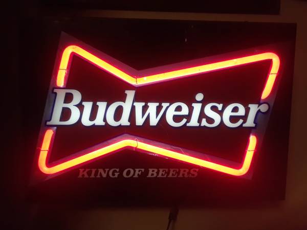 BEER SIGNS,CLOCKS ,NEONS