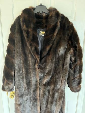 Donna Salyers Fabulous-Furs Faux Fur Coat Women’s Large NICE!